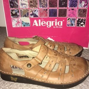Algeria shoes